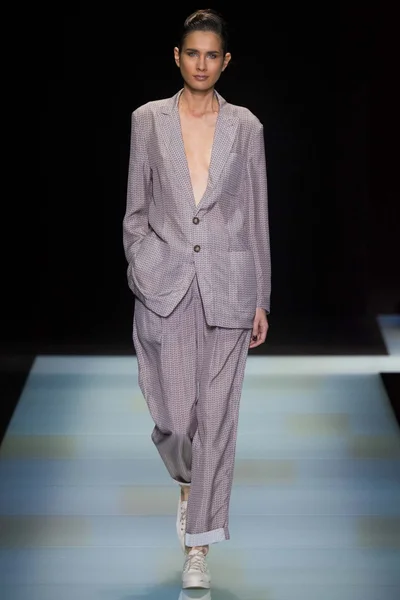 Look 19